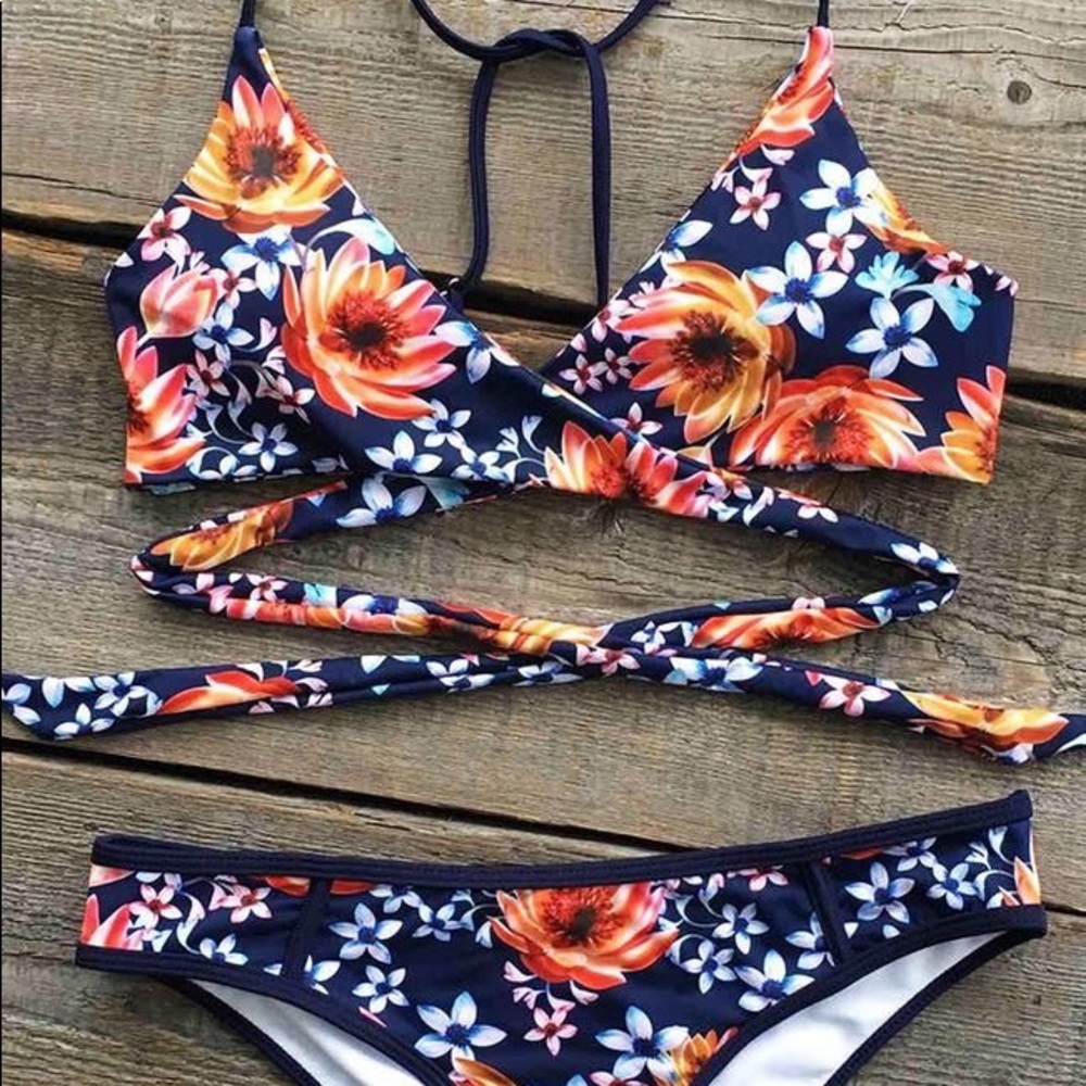 Fashion Women’s Daisy  Tie at Back Bikini set